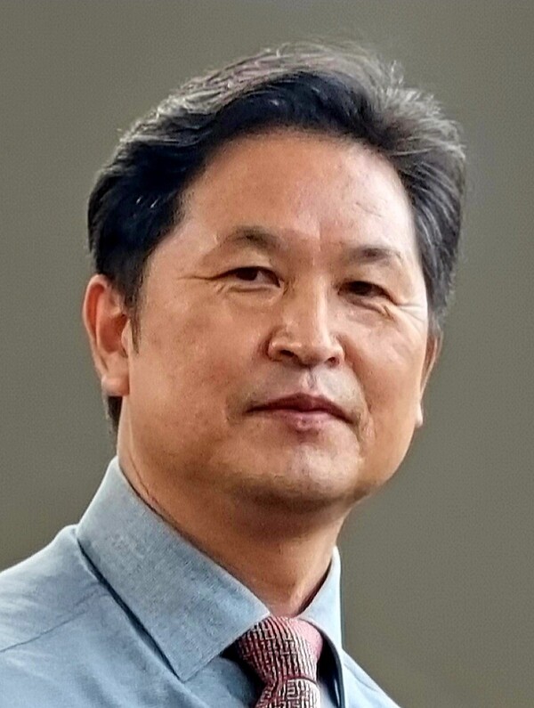 이 현 수 본지 편집국장