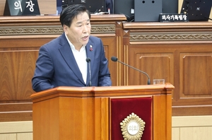 "비상<b>계엄</b>, 대통령 직무수행"…<b>창원시의회 계엄</b> 옹호 <b>논란</b>