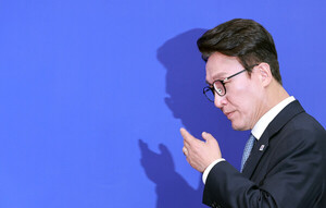 '<b>신천지</b> 당원 가입' 공식 확인…친청계 반발로 계파 갈등 '폭발'